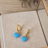 Pendientes con corazón esmaltado de colores en acero dorado - DiversoWomen