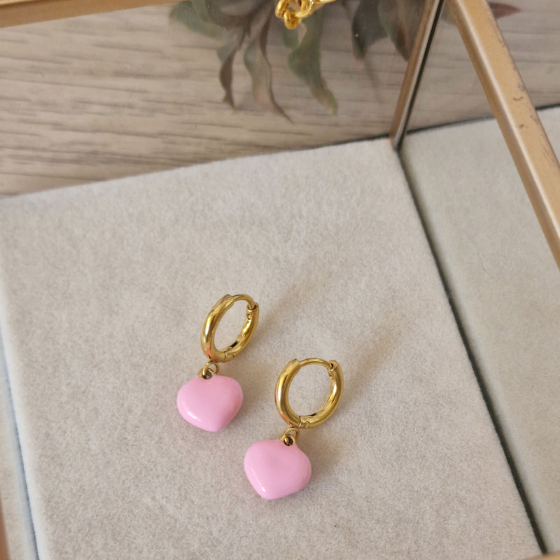 Pendientes con corazón esmaltado de colores en acero dorado - DiversoWomen