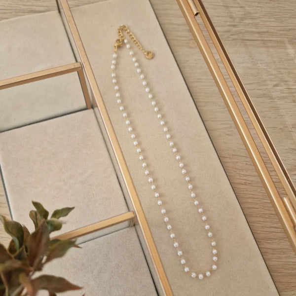 Colgante de perlas en acero dorado - DiversoWomen